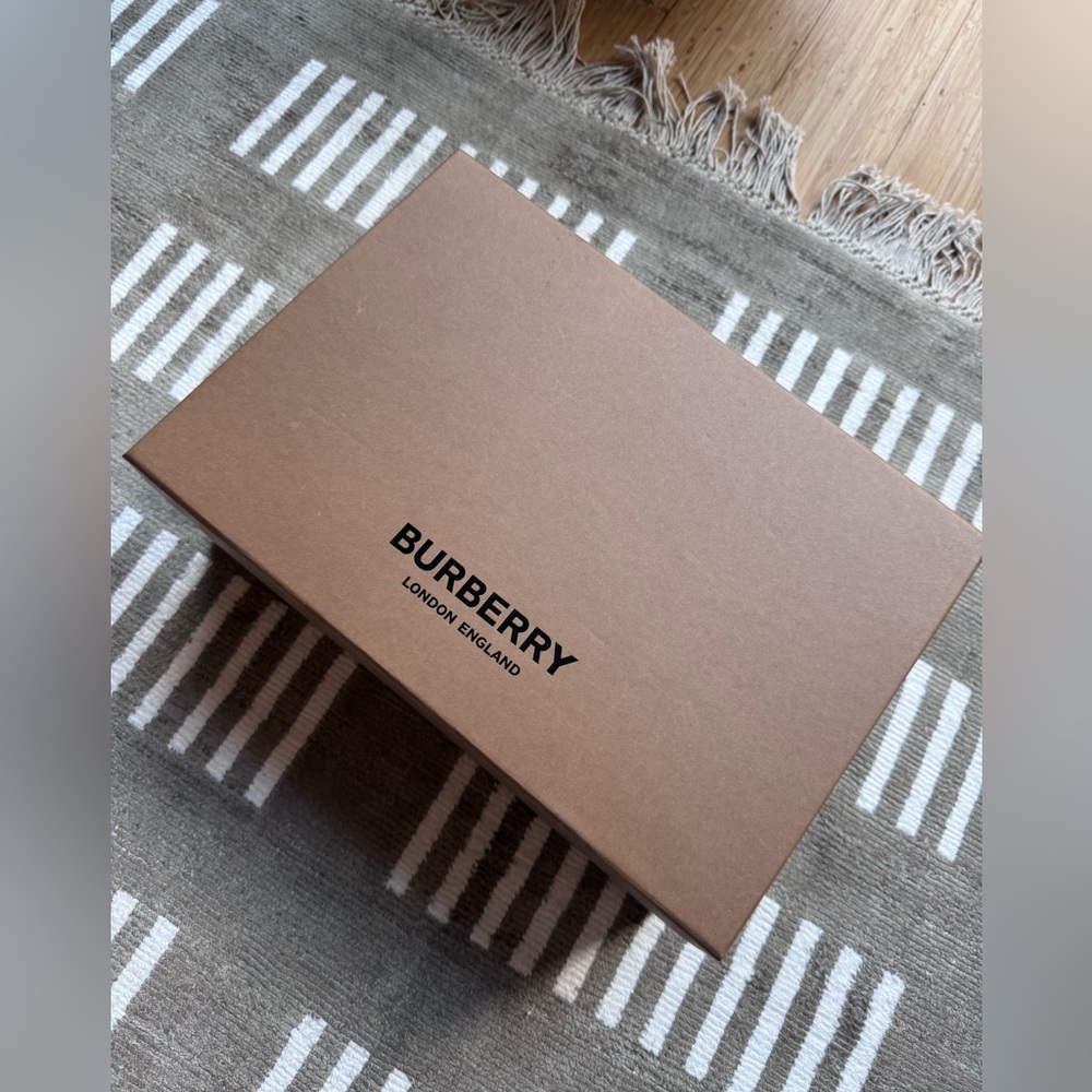 Burberry Vintage Check Slides + Box - Picture 4 of 7